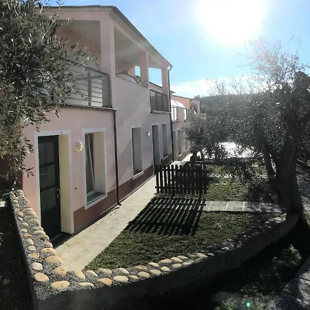 Appartement Borgoverde-4 By Interhome